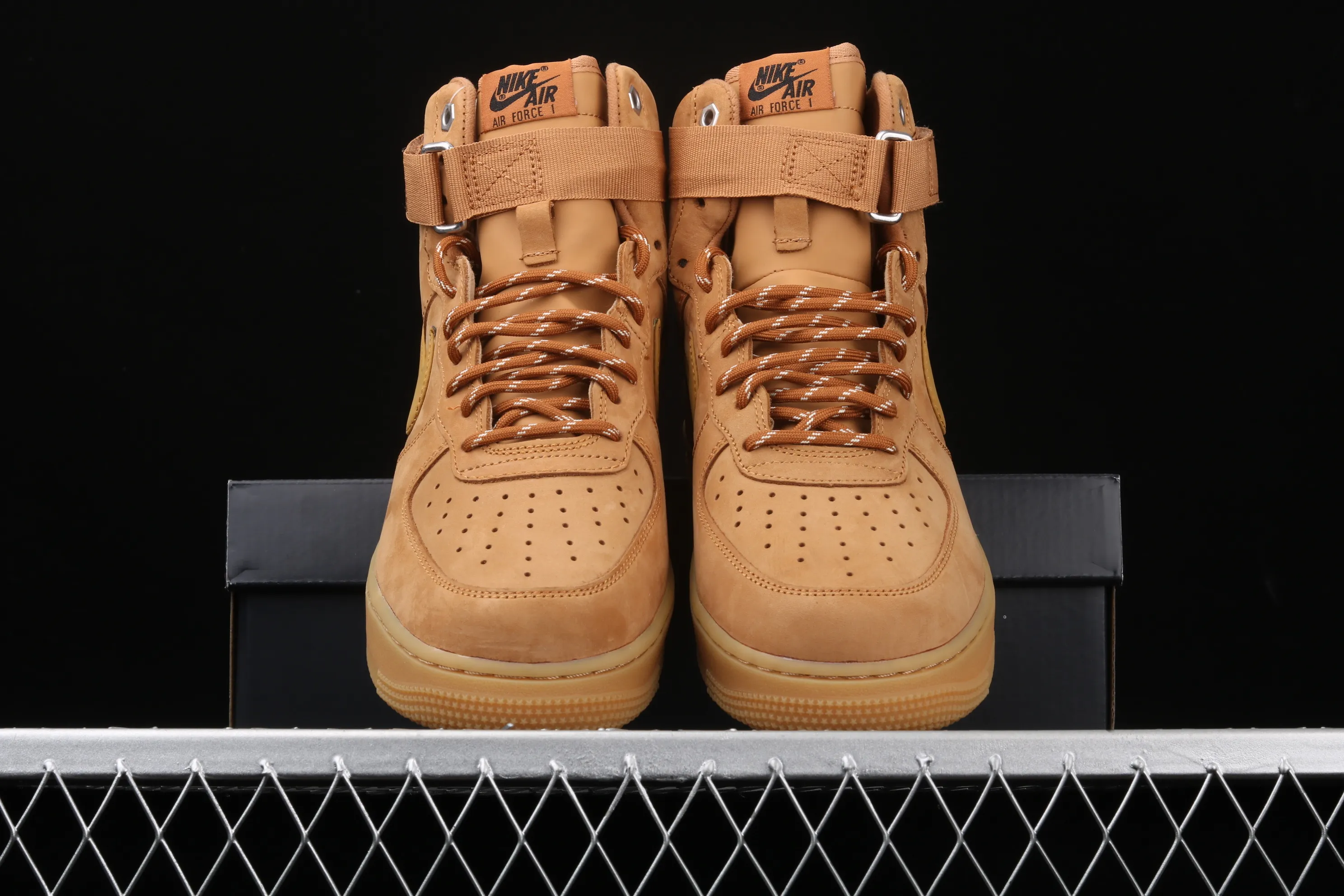All categories Nk Air Force 1 Air Force series Nk Air Force 1 High Air Force high top Nk Air Force 1 High '07 2019 new version of wheat color Air Force One high top sneakers CJ9178-200